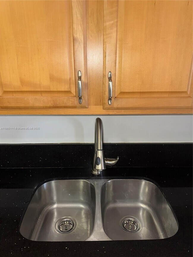 Building Photo - 1080 94th St