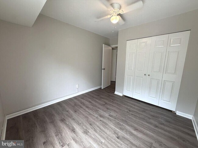 Building Photo - 9984 Shoshone Way