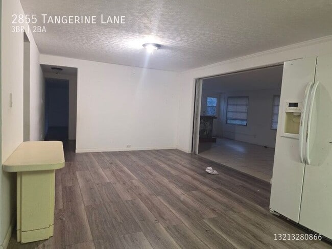 Building Photo - 2855 Tangerine Ln