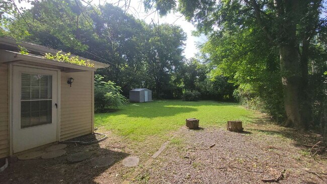 Building Photo - "2-Bedroom Retreat with Located in the 5 Points area of Huntsville!"