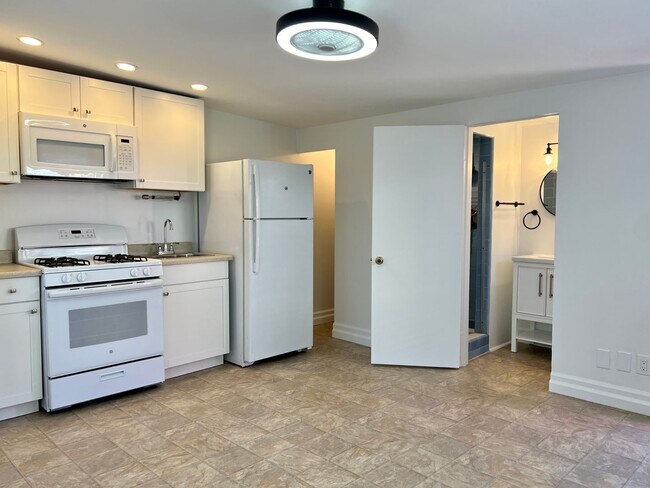 Building Photo - Studio in North Park - Freshly Painted, Co...