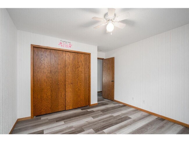 Building Photo - 3620 Saratoga Ln N