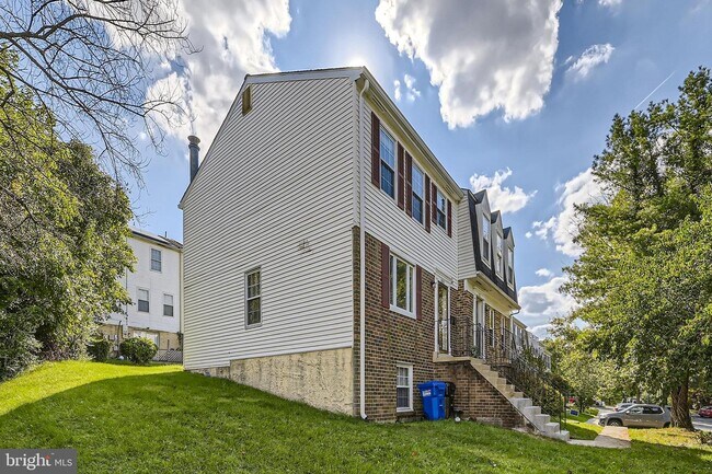 Building Photo - 15615 Plaid Dr