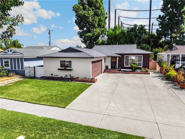 Building Photo - 13624 Greenstone Ave