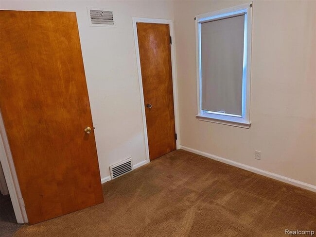 Building Photo - 110 Hamata Ave