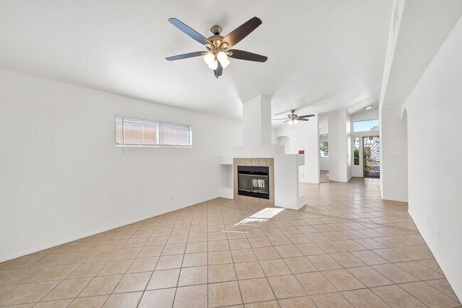 Building Photo - 8080 N Tackroom Ln