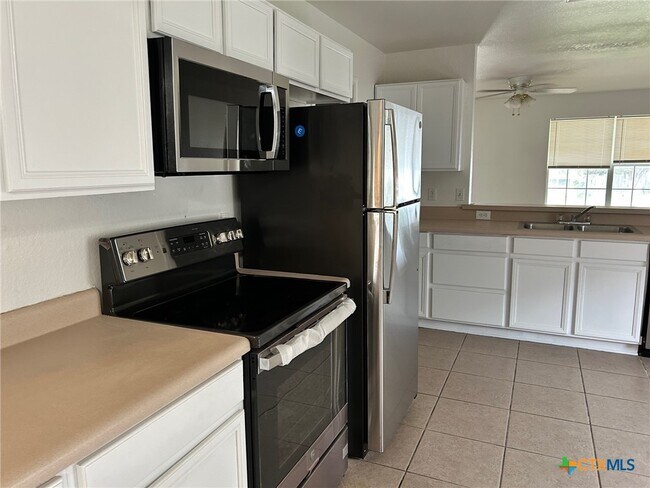 Building Photo - 3039 Pine Valley Dr