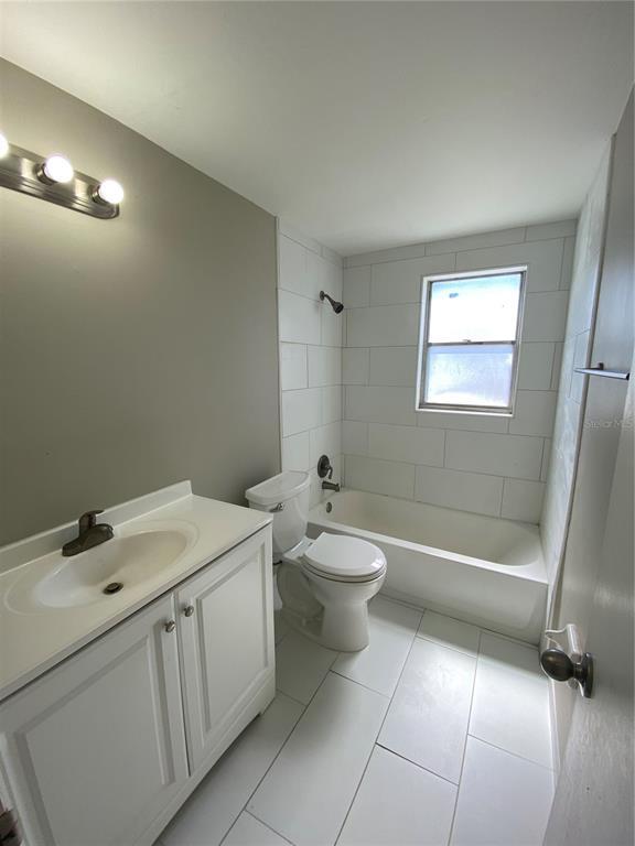 Building Photo - 955 Knox McRae Dr
