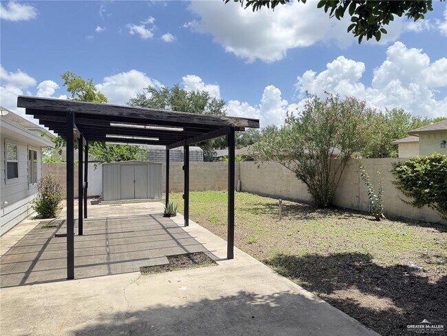 Building Photo - 4007 Santa Fabiola St