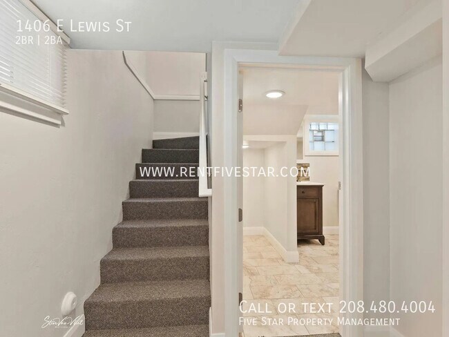 Building Photo - 1406 E Lewis St