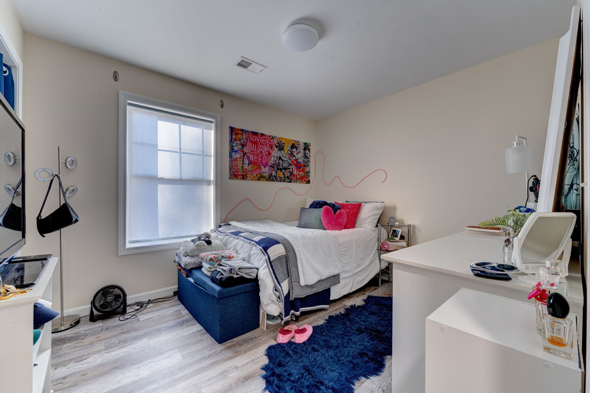 Building Photo - 15 Hillyndale Rd