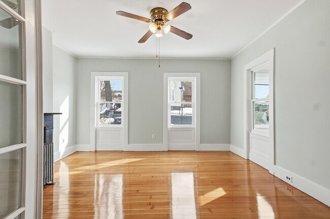 Building Photo - 116 Coburn St