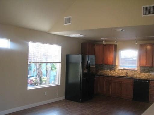 Building Photo - 4511 Depew Ave