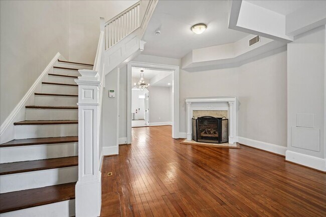 Building Photo - 3211 11th St NW