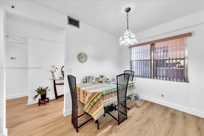 Building Photo - 500 SW 130th Terrace