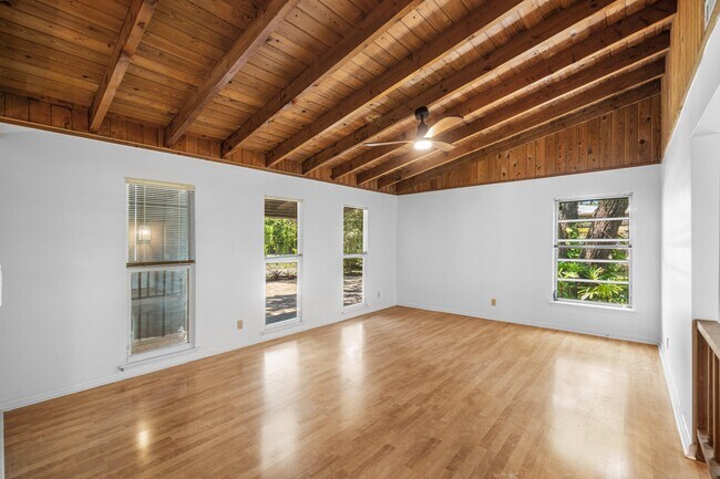 Building Photo - 1051 SW 21st St