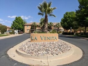 Building Photo - Super clean and upgraded 2 bed condo in Washington