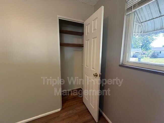Building Photo - 675 Lilac Dr