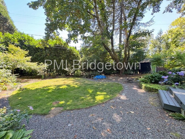 Building Photo - 9500 SW Ardenwood St