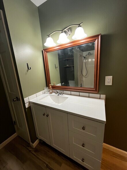 Building Photo - 1706 Palm Dr