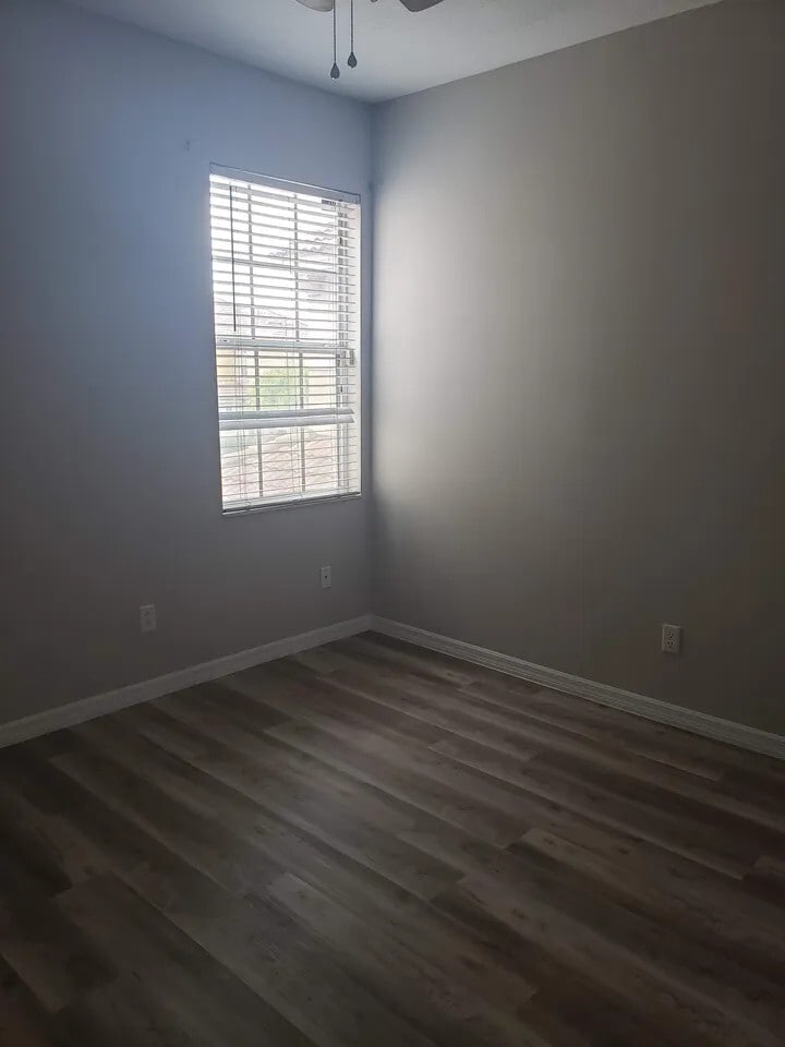 Building Photo - 469 Glastonbury Drive