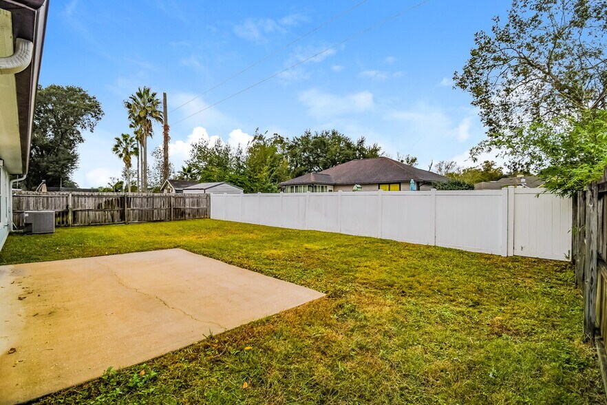 Building Photo - 2951 Waters View Cir