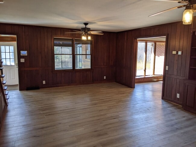 Building Photo - 5990 Idlewild Rd