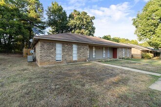 Building Photo - 309 Blake Dr