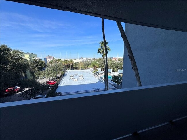 Building Photo - 201 W Laurel St