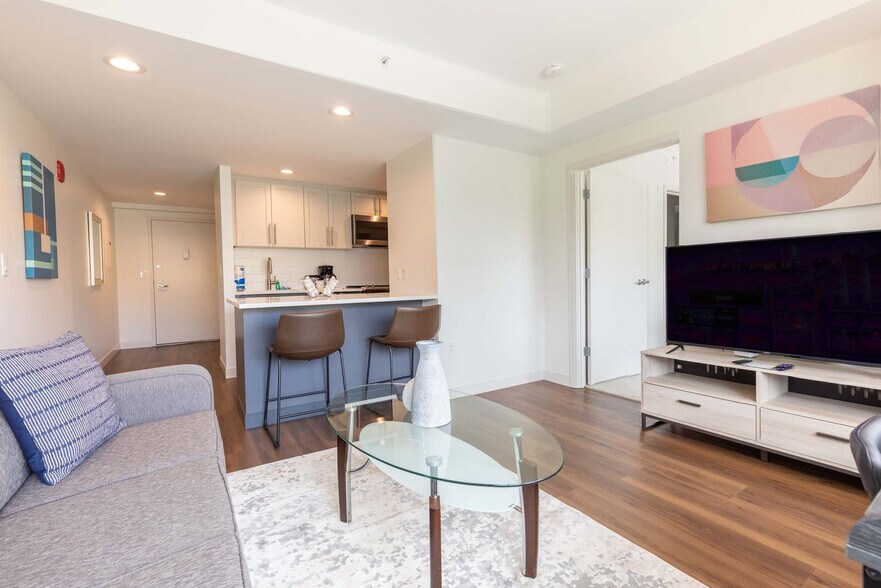 Building Photo - 350 Third Street-SI FL8-ID1050399P