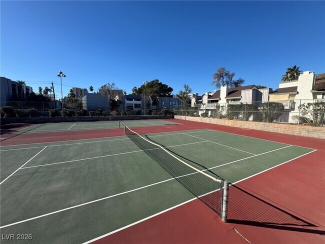 Building Photo - 518 Delfern Ln