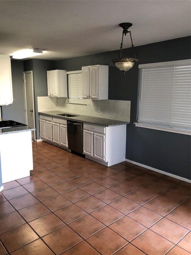 Building Photo - 1912 Andover Dr