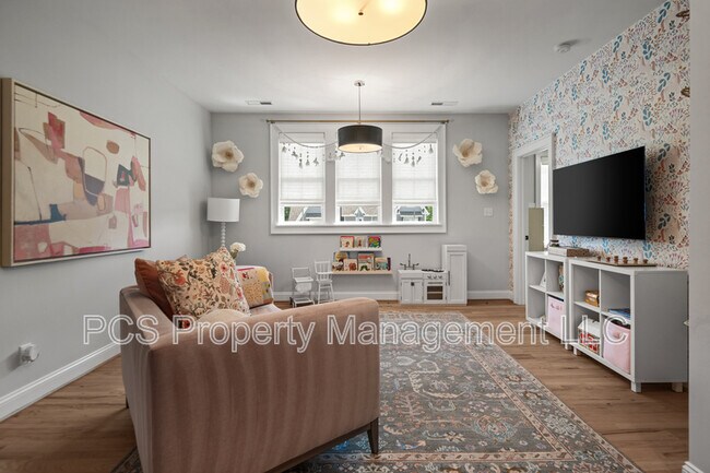Building Photo - 3618 Graythorne Dr