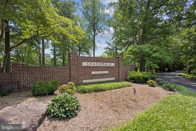 Building Photo - 10709 Shadowglen Trail