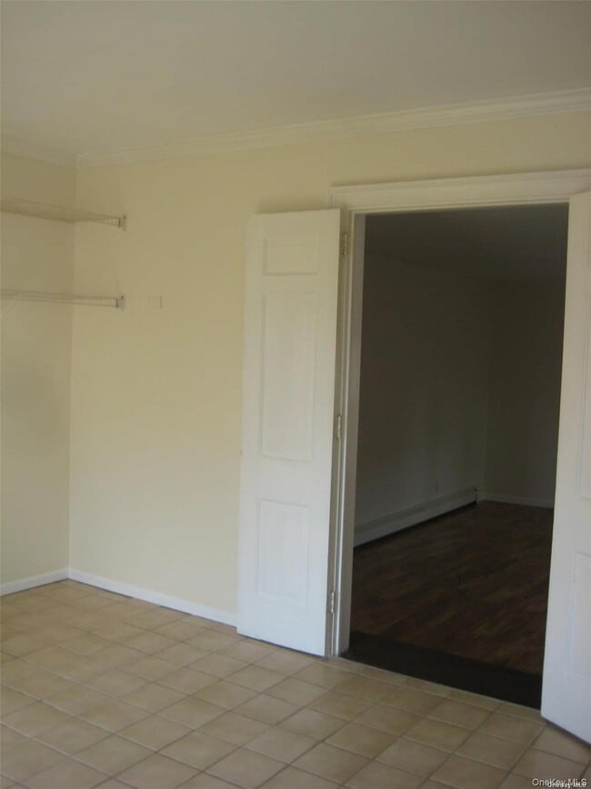 Building Photo - 117 Blydenburgh Ave