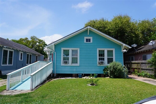 Building Photo - 4728 Avenue R 1/2