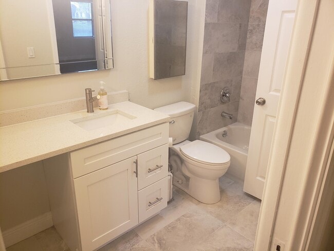 Building Photo - 3860 Coral Tree Cir