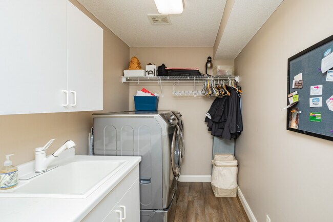 Laundry - 515 River St