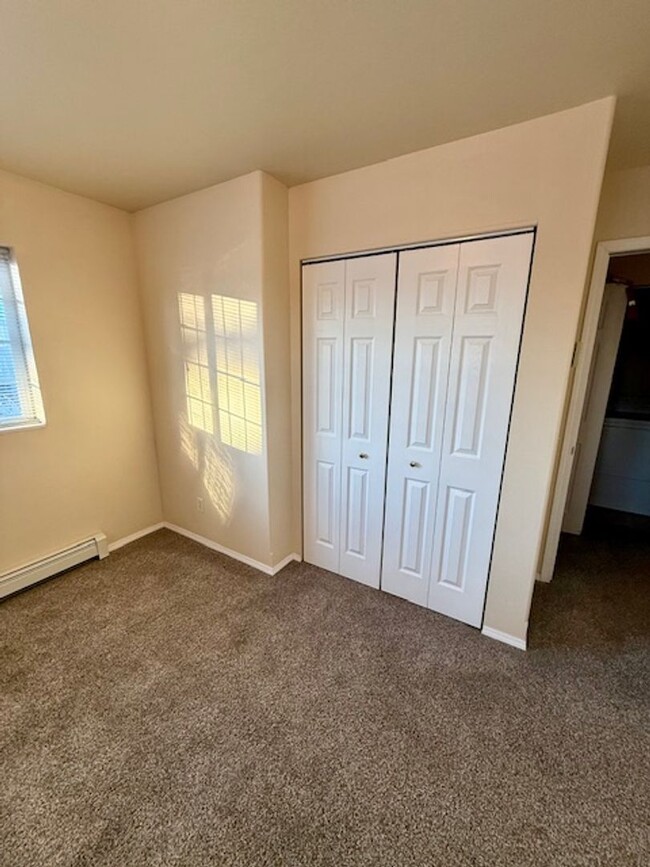 Building Photo - Spacious 2-Bedroom Townhouse in Bozeman – ...