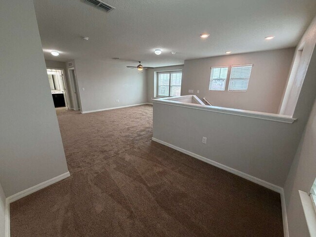 Building Photo - 476 Bottlebrush Loop