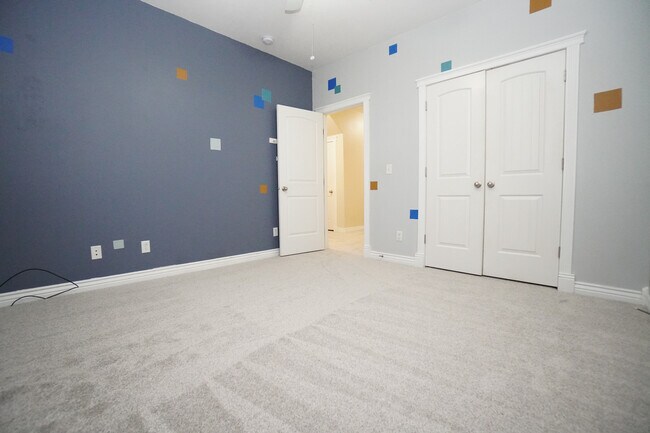 Building Photo - 11565 W Zachery Ave