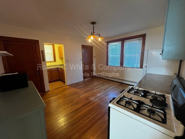 Building Photo - 19 Pulaski St