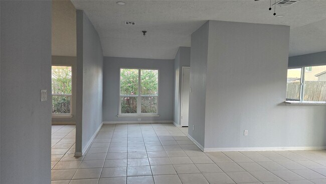 Building Photo - 15135 Beechnut St