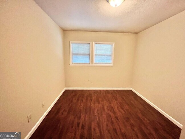 Building Photo - 100 Chalfont Dr