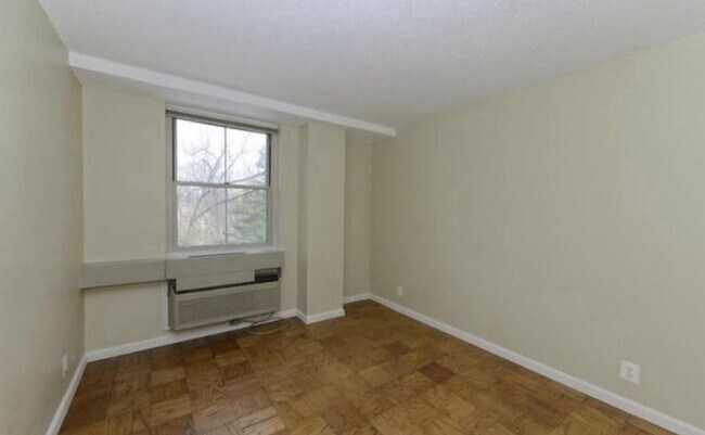 Building Photo - 2030 N Adams St