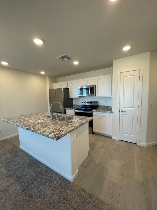 Building Photo - 1118 Helsing Rd