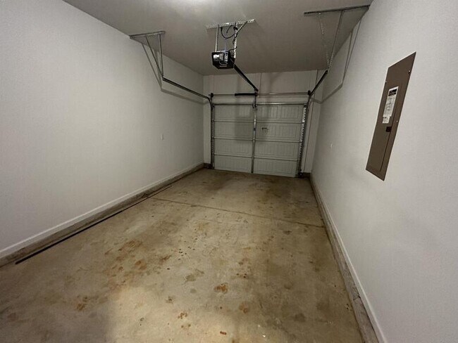 Building Photo - 138 Adger Rd