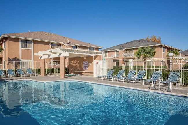 Building Photo - Summerridge