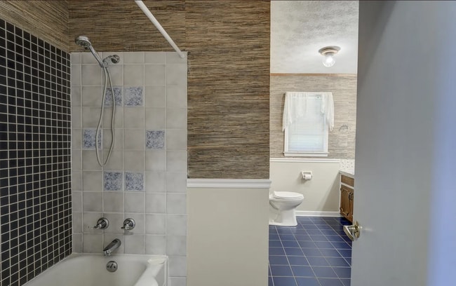 Building Photo - 223 Sequoyah Dr