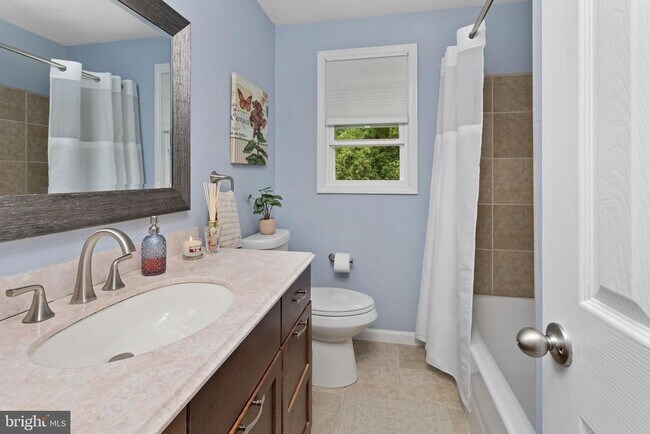 Building Photo - 295 Lander Dr